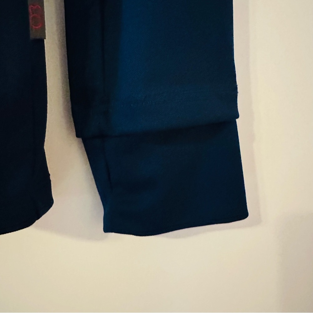03 Layer Top, Medium, Dark Blue - Picture 4 of 12